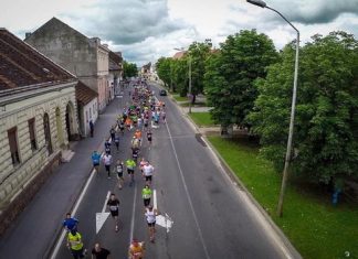 IDEALNI UVJETI ZA JASKANSKI POLUMARATON: Ulicama trčalo tristotinjak trkača