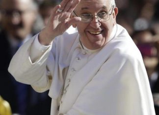 DIPLOMAT KRITIČAN: Vlada je trebala poslati izaslanstvo na Koševo