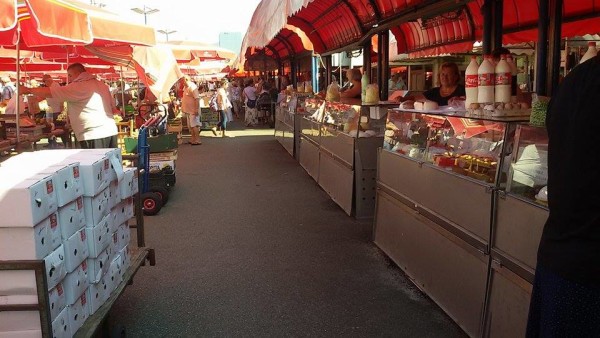 Rashladne vitrine s desne strane