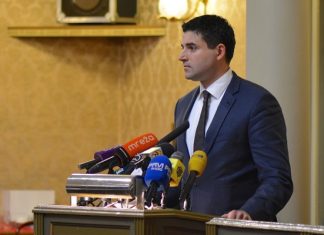 Ovako je Forum mladih Zagreb “spustio” Davoru Bernardiću zbog gradskog proračuna