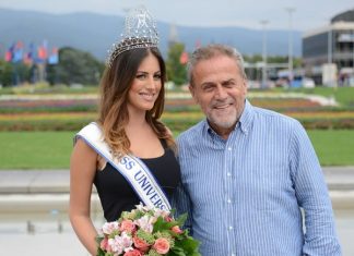 STALNO ‘DELA’: Gradonačelnik nakon fotke s MISS UNIVERSE, mijenjao kontejnere kod fontana (FOTO)
