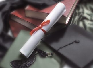 NIKAD NIJE KASNO! Agneza je diplomirala u 78. godini i to 700 kilometara od svog doma