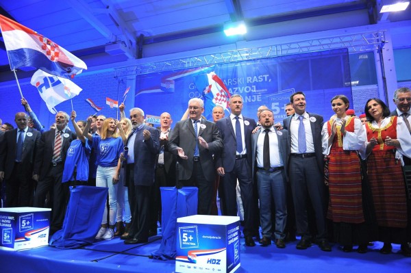 12080084_878250228940683_3262799167080772115_o