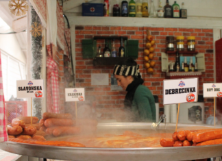 KOLIKO KOŠTA ADVENTSKA ŠETNJA GRADOM? Probali smo kobasice i vino, jeli fritule i kupili šibe