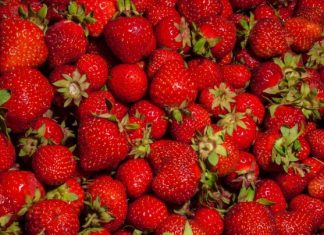 Sezona je jagoda: Obavezno ih iskoristite za ovaj preukusan kolač koji se radi od samo 3 sastojka