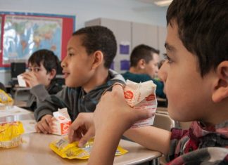 NE ZNAJU NI SAMI: Čak 28 posto roditelja pretilost svoje djece ne smatra problemom!