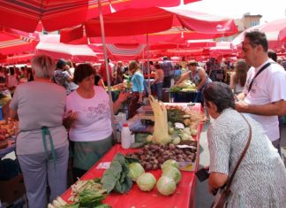 Prodavačica na Dolcu pozdravila Reinera i HDZ-ovce srednjim prstom!