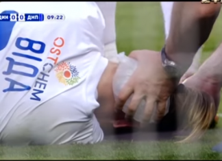 ZA DLAKU IZBJEGAO TEŠKU OZLJEDU: Bivši Dinamovac ostao nepomično ležati na terenu (VIDEO)