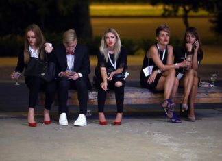 IZBORNA MODA: Prevladale stranačke boje, no ipak je bilo iznenađenja(FOTO)