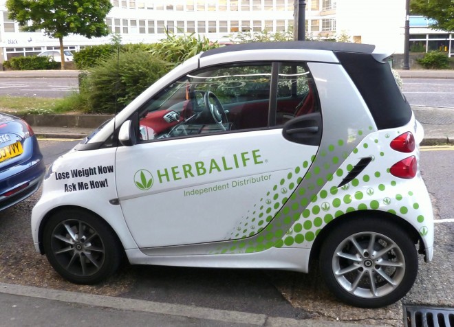 harbalife_branded_car