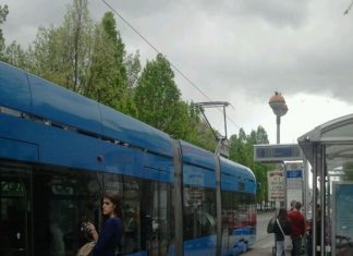 OVO NAS JE NASMIJALO! Pogledajte kakva je poruka osvanula na tramvajskoj stranici