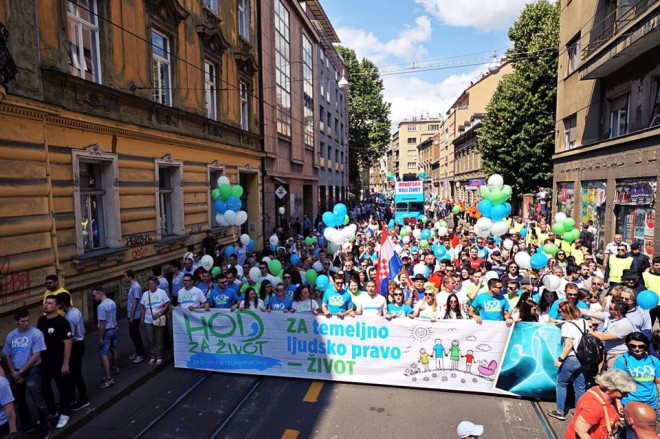 18556379_424969467882648_3462454010459493586_n