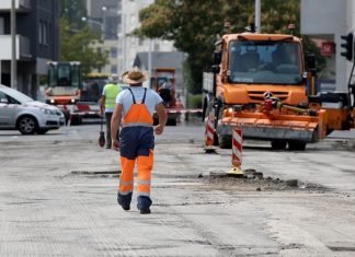 Kiša i mokri kolnici usporavaju promet, zatvorene sljedeće ceste