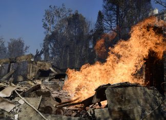 U Los Angelesu gore kuće, evakuirana elitna četvrt Bel-Air
