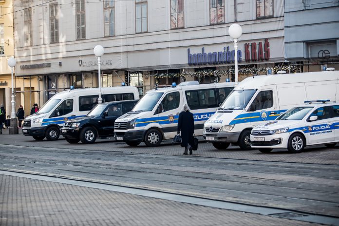 policija-trg-23122017-02