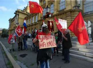 Frljić na ulaz u HNK stavio zagrljaj Zlatka Hasanbegovića i Velimira Bujanca