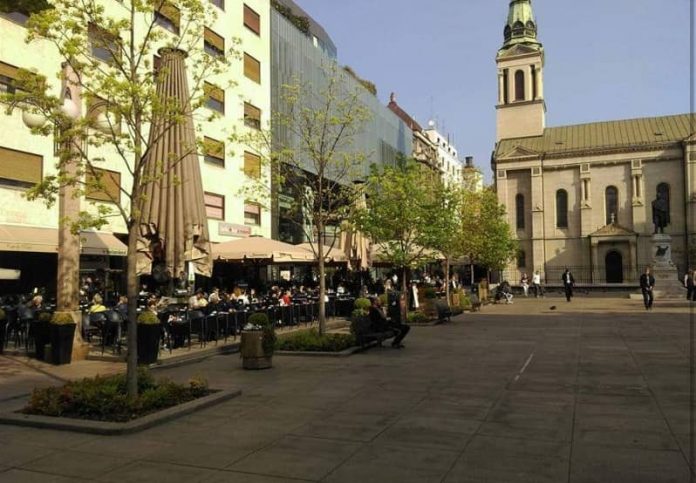 44179853_258841061427363_8945043901077520384_n