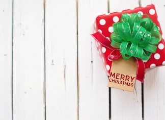 NIKADA JEFTINIJI BOŽIĆNI POKLONI : Donosimo 10 prijedloga za koje ćete izdvojiti manje od 200 kn