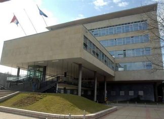 POLICIJA PREGLEDALA ZGRADU POGLAVARSTVA! Reagirali na dojavu o bombu