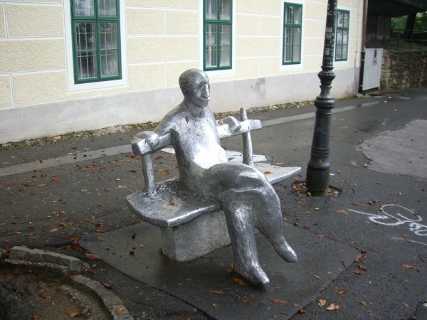 Antun_Gustav_Matoš_statue-e1465718129192