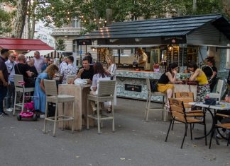 Po starom, provjerenom receptu: Ovako se namještaju kućice za ‘Ljeto na Zrinjevcu’