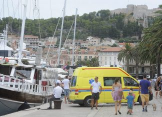 Supruga preminulog Talijana otkrila detalje: ‘Čim smo se ukrcali na brod, požalili smo se da smrdi po plinu’