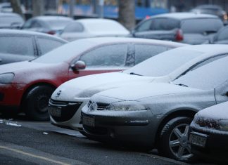 Kreće sezona smrzavanja: Evo trikovi koji će pomoći da očistite led s auta