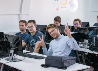 Ovaj ti fakultet omogućava da studiraš na stručnom studiju poslovne informatike u čak četiri grada kontinentalne Hrvatske