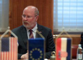 Veleposlanik SAD-a osobno je pozvao kandidate iz Hrvatske da se prijave za američku stipendiju, savjetovao je i koje Sveučilište odabrati, a na kojem se i sam obrazovao