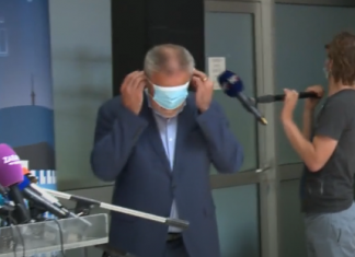 (FOTO) Po nošenju maski nemojte se ugledati na Bandića: Gradonačelnik ju je danas nosio prvo ispod nosa, a onda na očima!