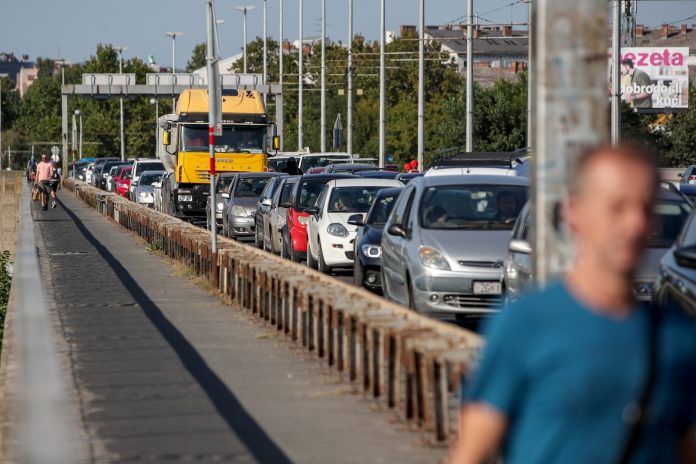 Iustracija/Zagreb: Prometni zastoj zbog radova na sanaciji južnog prilaza vijadukta Mosta mladosti