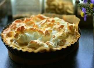 VEĆ NAM RASTU ZAZUBICE Mirisom omamljujuća i jako fina pita od jabuka moguća je i bez šećera i brašna