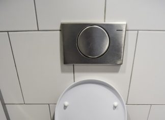 Puštate vodu u školjku bez da spusite dasku? Neće vam više nikad pasti napamet kad ovo pročitate!