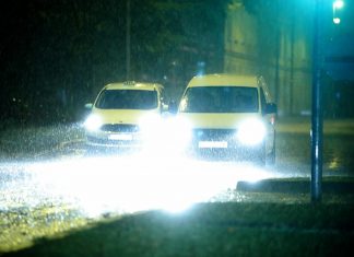 APOKALIPTIČNI PRIZORI U ZAGREBU! Vjetar nosio krovove i stabla! Ulice su ponovo poplavile, voda je ušla i u domove!