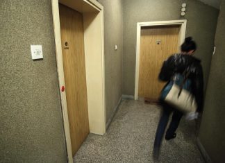 Alkohol i ravnoteža ne idu skupa: Muškarac se teško ozlijedio na prilično nevjerojatan način