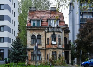 (FOTO) Kuća na Sveticama dugo je prkosila ‘zubu vremena’, ali sada ju je netko odlučio djelomično obnoviti, evo kako