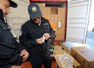 PAO ZAGREBAČKI ŠVERCER (57)! Policija mu u autu pronašla više od 6000 kutija cigareta