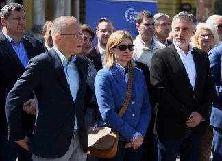 ‘NE NAPADAMO IH IZ IDEOLOGIJE’ Domovinski pokret ponovio optužbe, iz Možemo! odgovorili: ‘Pozivamo institucije da prekopaju sve knjige’