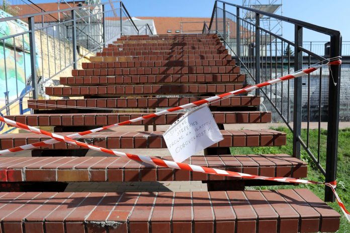 Zagreb: Stube koje vode do platoa Gradec dobile su provizornu oznaku opasnosti