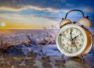 U nedjelju počinje zimsko računanje vremena: Sat se vraća za jedan unatrag, vrijede i stroža prometna pravila