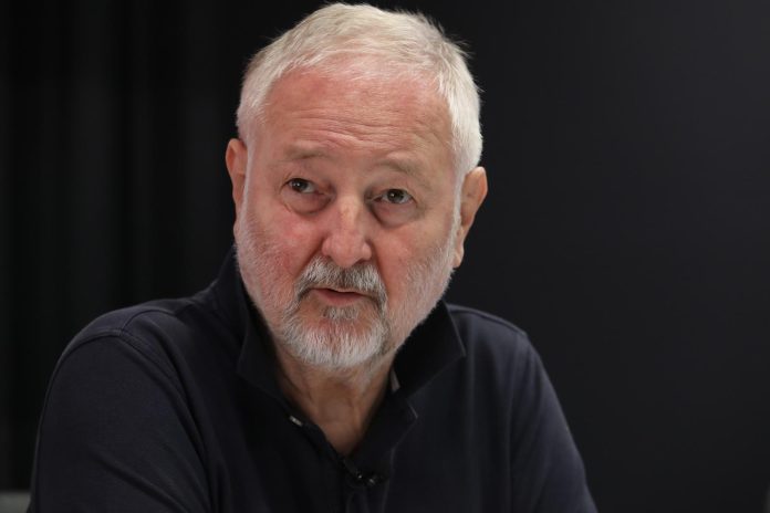 PXL_220721_33770610-696x464