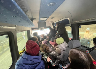 Domaći reporteri primili u kombi ukrajinsku djecu, voze ih majkama u Poljsku: ‘Kombi za sedam u nekoliko sati postao je kombi za 20!’