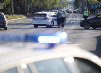 STISNUO GAS BEZ RAZMIŠLJANJA: Mladić udario u automobil, a ono što je onda napravio drugom vozaču je jezivo!