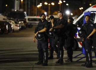 MASOVNA TUČNJAVA: Koristili su drvene palice i kamenje, a među ozljeđenima ima i djece!