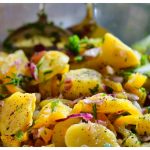 Svi traže ovaj recept za krumpir salatu: Priprema se na potpuno drugačiji način, a okus je fantastičan