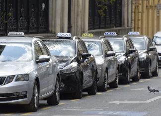 UŽAS U SREDIŠTU GRADA: Vrijeđao je taksista za vrijeme vožnje, a onda su uslijedili udarci i prijetnje smrću