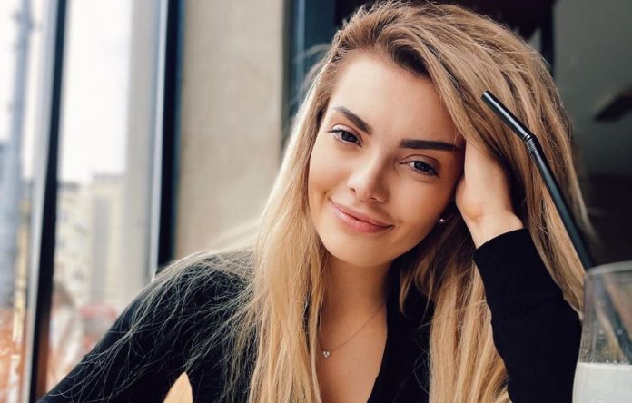 ella dvornik