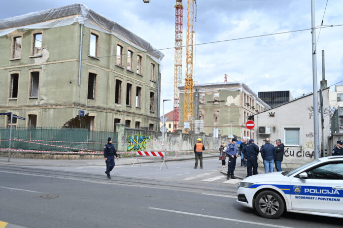 U Ilici se urusio dio zgrade koja se obnavlja