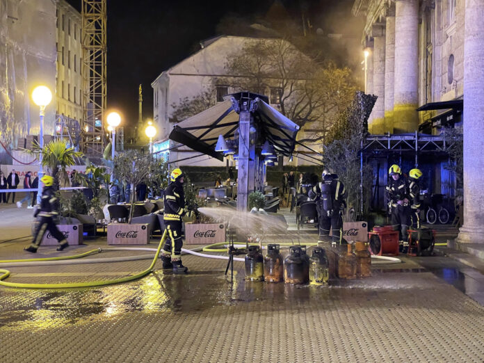 Pozar na zgradi Gradske stedionice