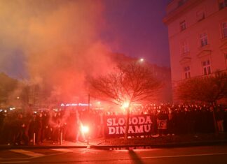 (VIDEO) POVIJESNA BORBA ZA DINAMO! Navijači poslali poruku Mamiću: ‘Borba se nastavlja do posljednjeg čovjeka’